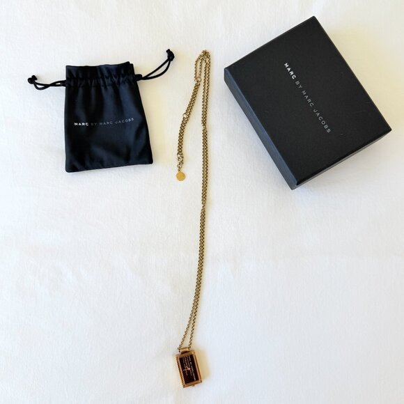 Marc By Marc Jacobs Gold Chain Watch Pendant - Picture 6 of 15